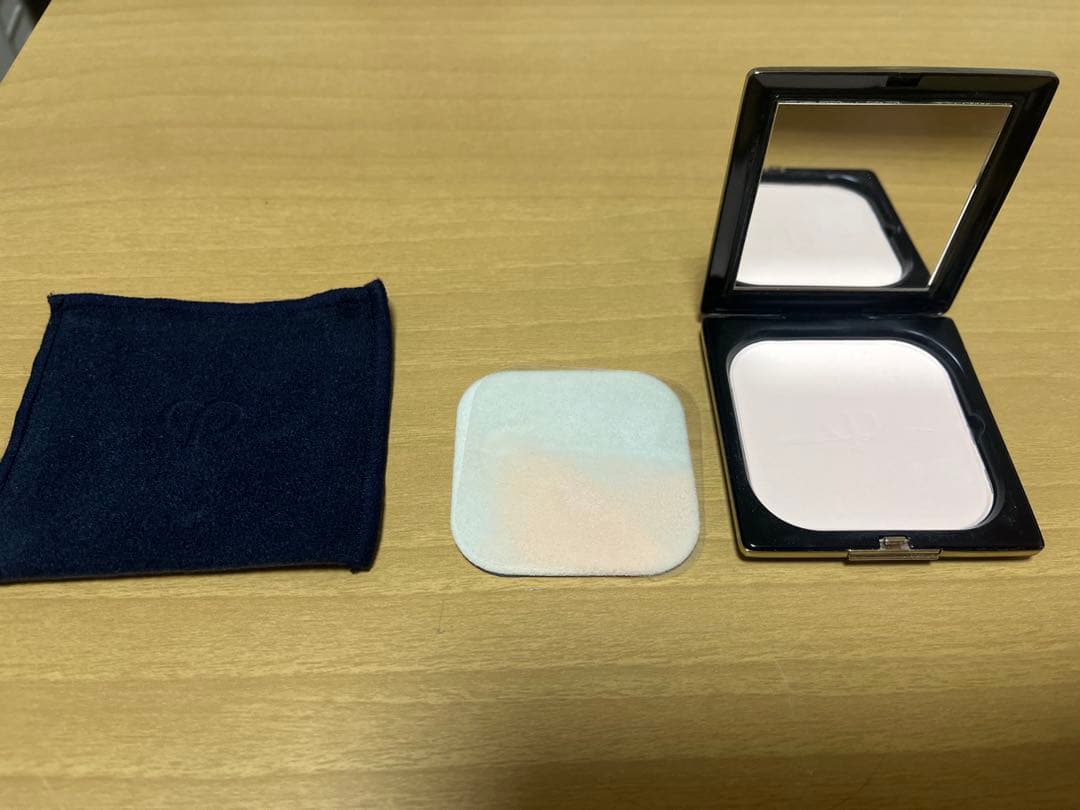 最終クレドポーボーテ　プードルコンパクトエサンシエルn