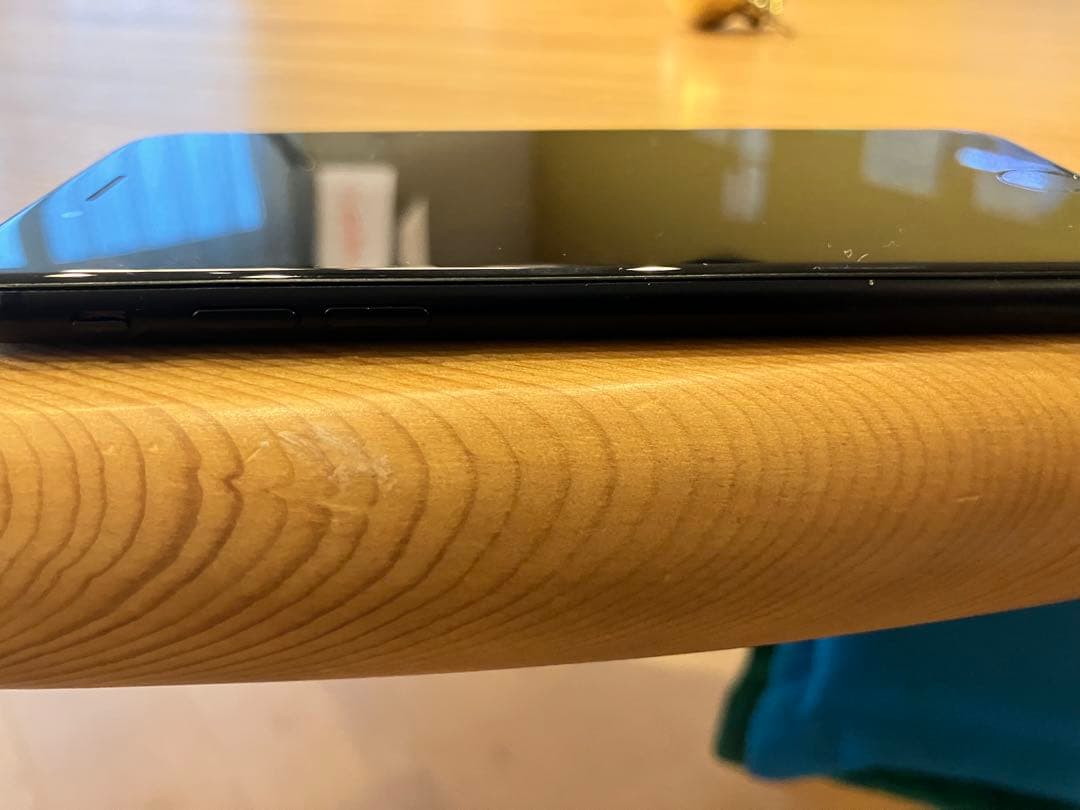 iPhone SE 第2世代　128GB　バッテリー100％