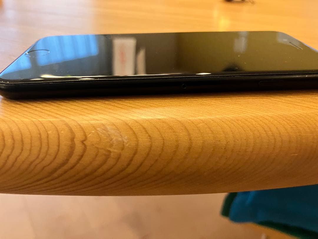 iPhone SE 第2世代　128GB　バッテリー100％