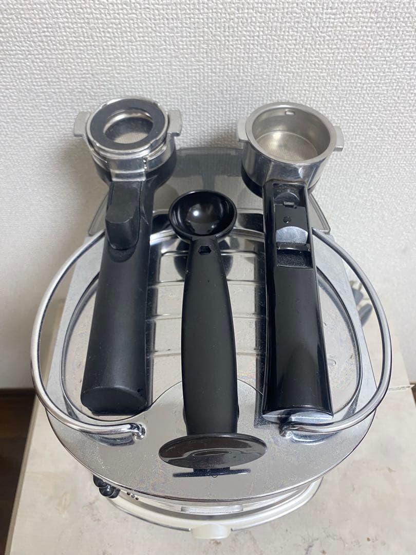 De'Longhi エスプレッソマシン 白　ECO310W