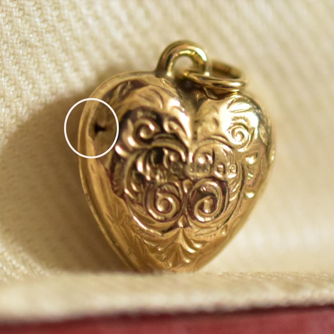 Debug Eqpt (デバッグ) ハートのK9チャーム 9金 ゴールド