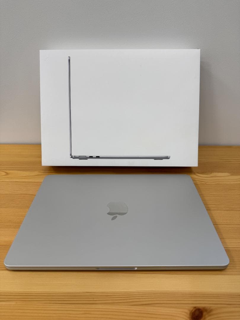 MacBook本体 Apple MacBook Air 13.6-inch 256GB SSD
