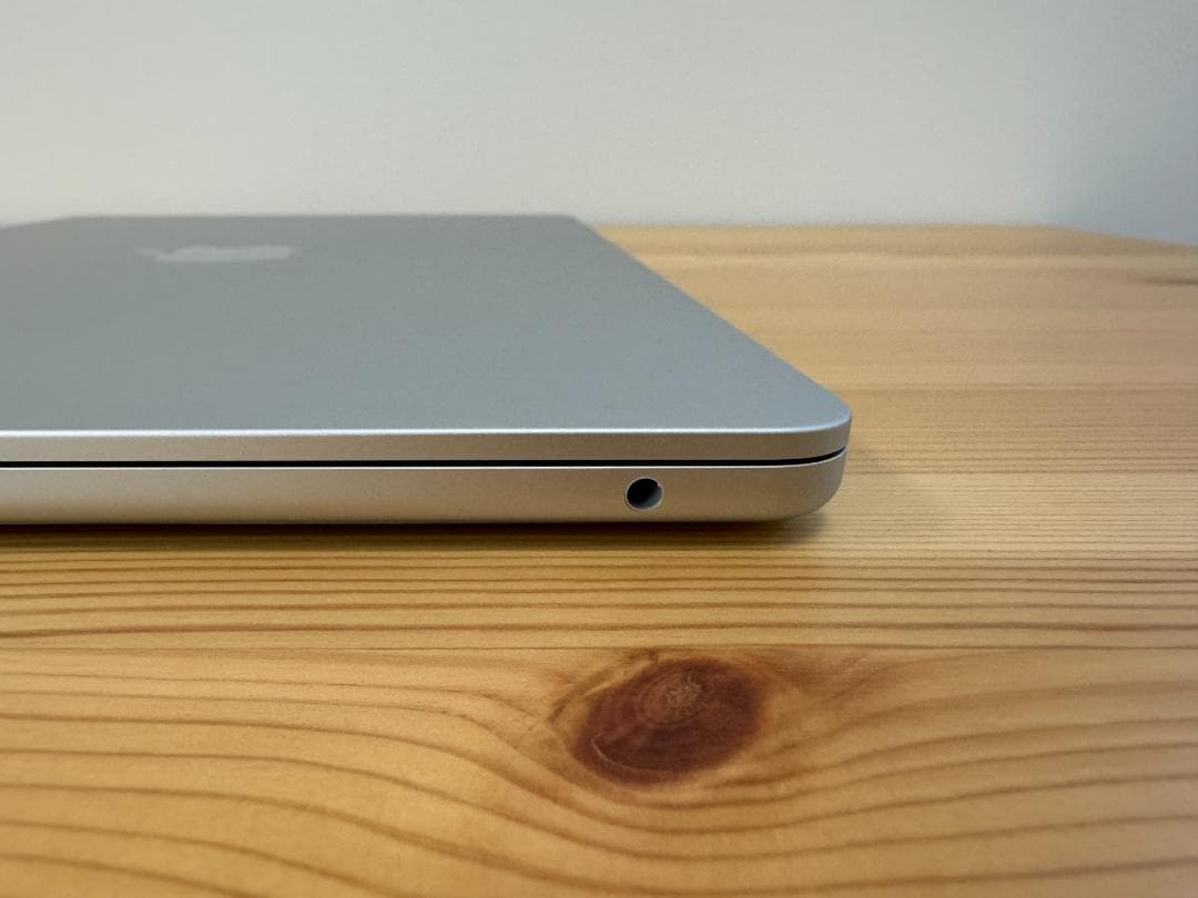 MacBook本体 Apple MacBook Air 13.6-inch 256GB SSD