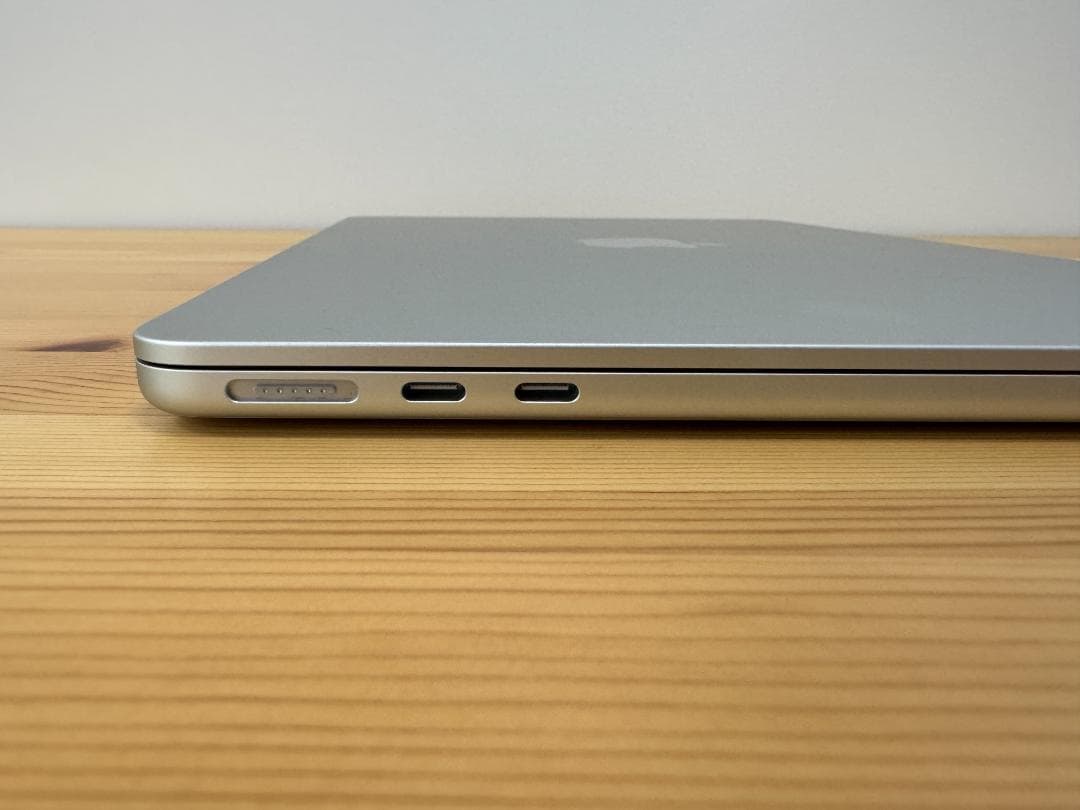 MacBook本体 Apple MacBook Air 13.6-inch 256GB SSD