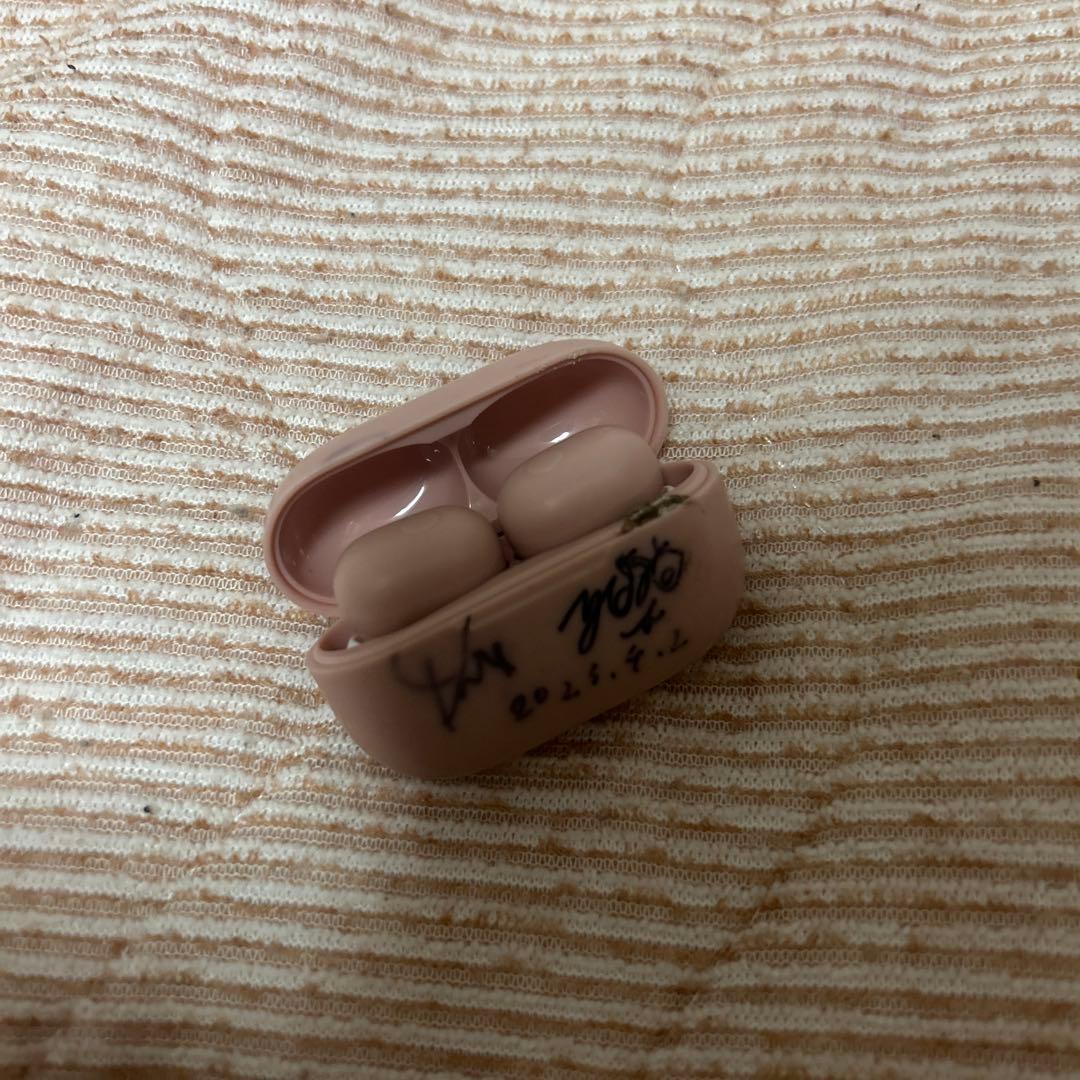 supabo. サイン入り ピンク ワイヤレスイヤホン