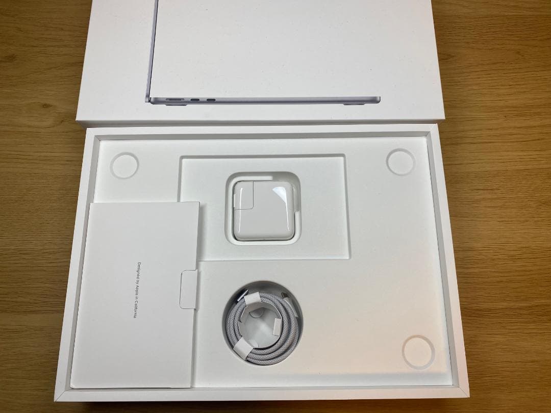 【美品】MacBook Air：256GB Apple 2022 13インチ