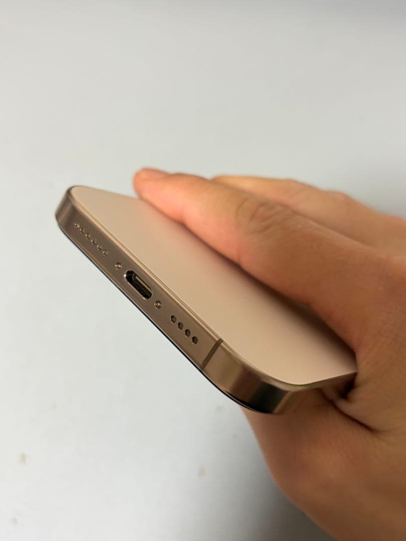 極美品 iPhone16 Pro Max 512GB デザートチタニウム