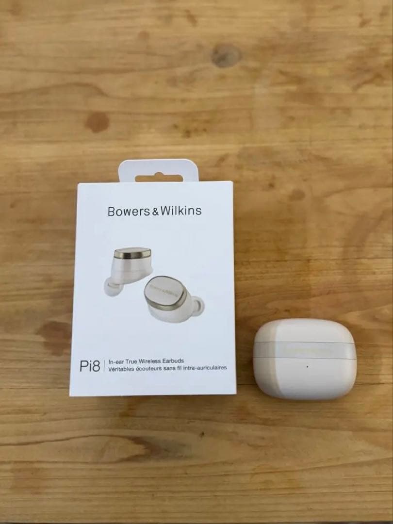 オレスカ Bowers & Wilkins Pi8 ホワイト