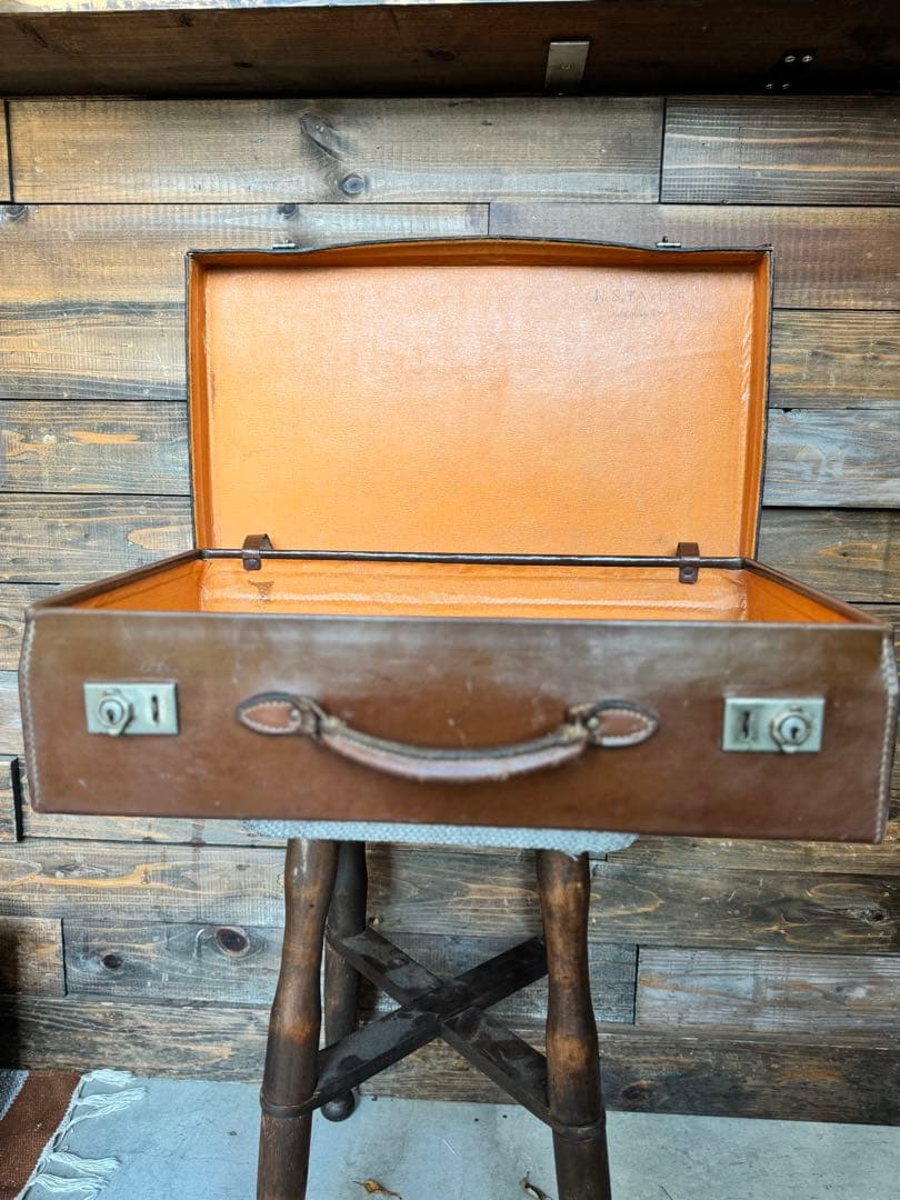 イギリス製　ビンテージトランク
