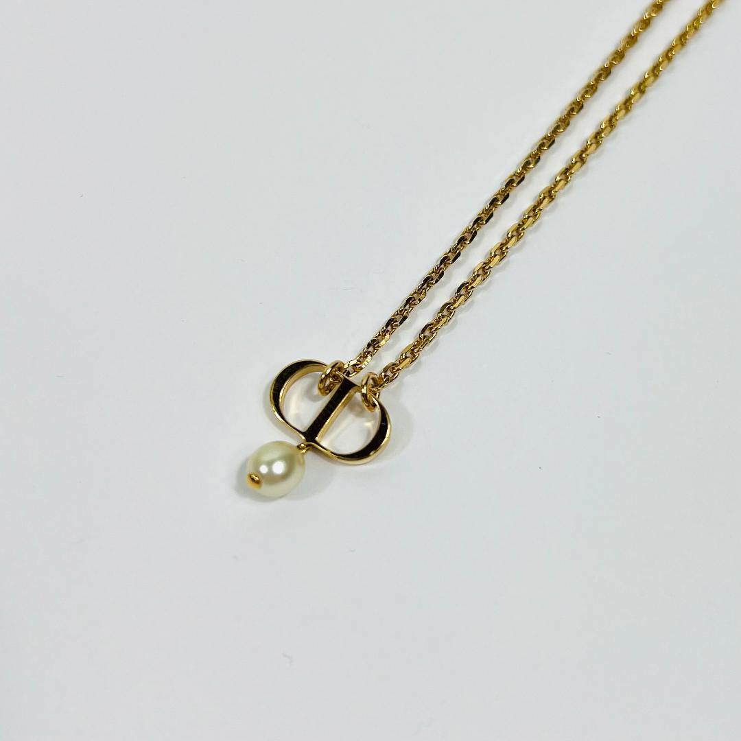 Dior Petit CD フェイクパールネックレス CDロゴ MBZ179