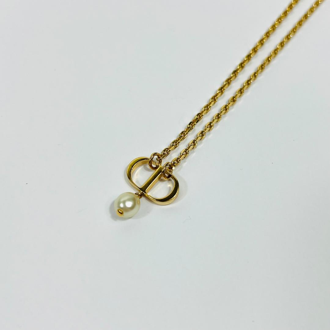 Dior Petit CD フェイクパールネックレス CDロゴ MBZ179