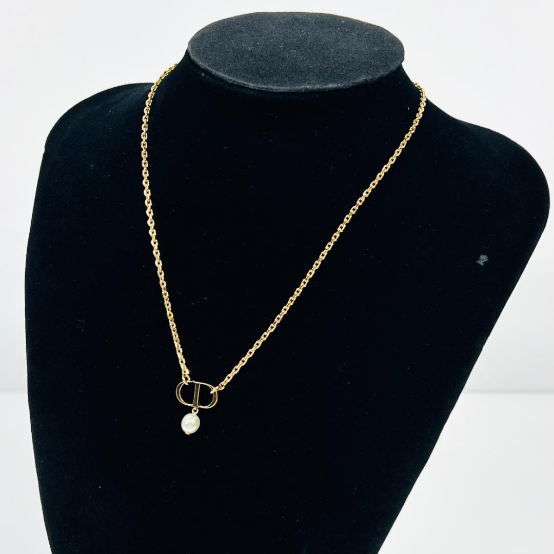 Dior Petit CD フェイクパールネックレス CDロゴ MBZ179