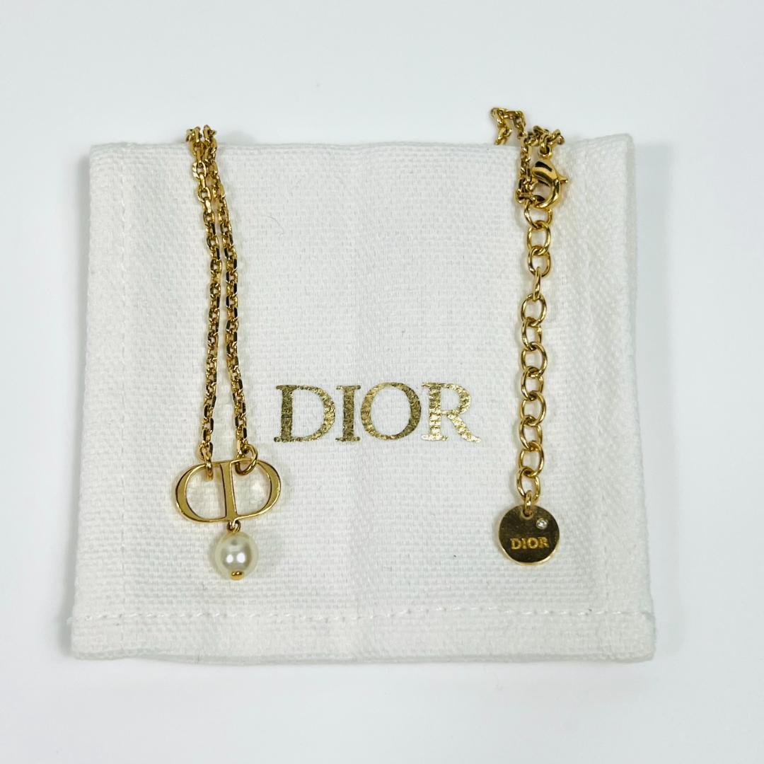 Dior Petit CD フェイクパールネックレス CDロゴ MBZ179