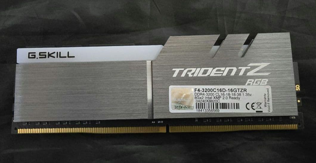 G.SKILL DDR4 3200Mhz 16GB メモリ （8GBx2）