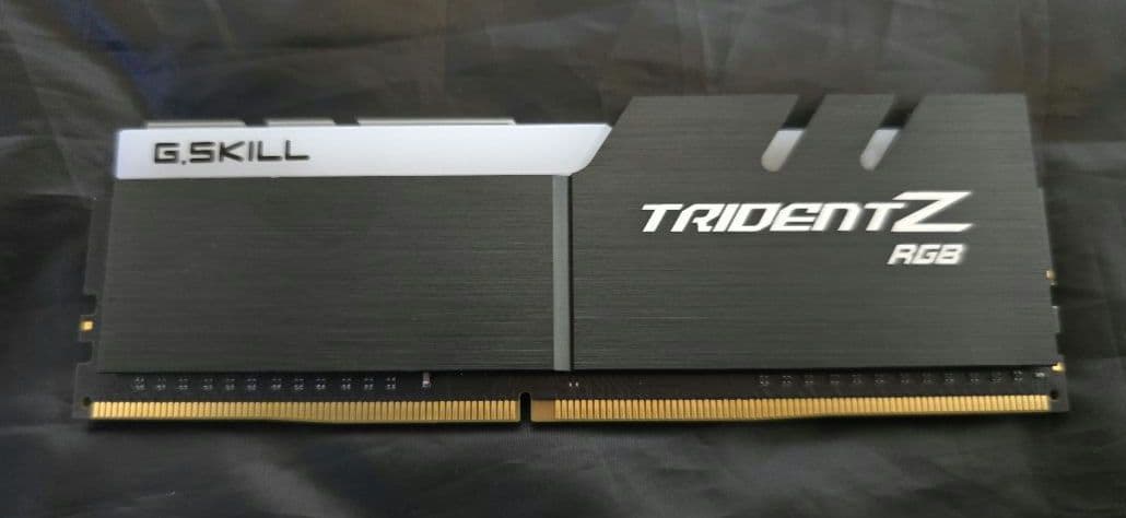 G.SKILL DDR4 3200Mhz 16GB メモリ （8GBx2）