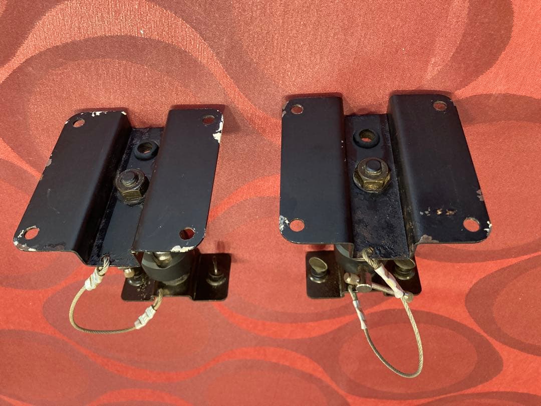 BOSE101MM 天井つり具付き／ボーズスピーカー