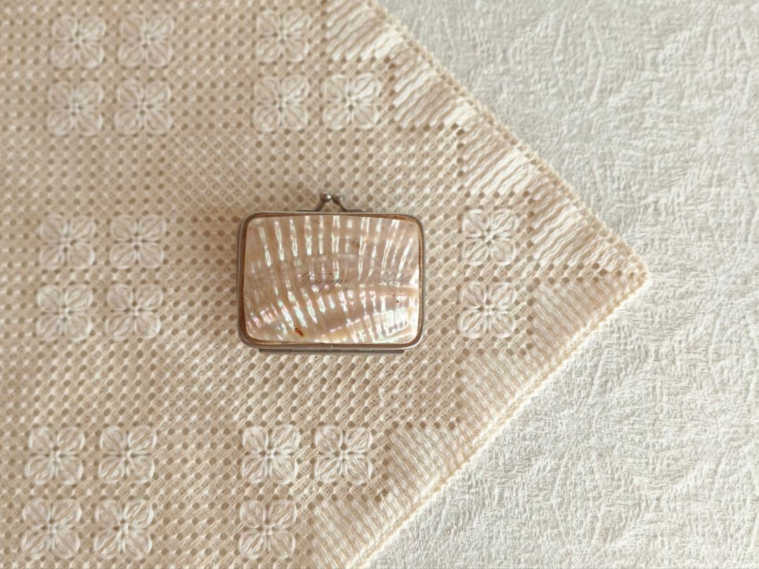 * vintage purse ୨୧ .·*° 貝がらの 小物入れ がま口