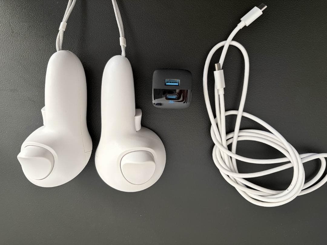 USED /  Quest 3 128GB VRヘッドセット 充電ドック