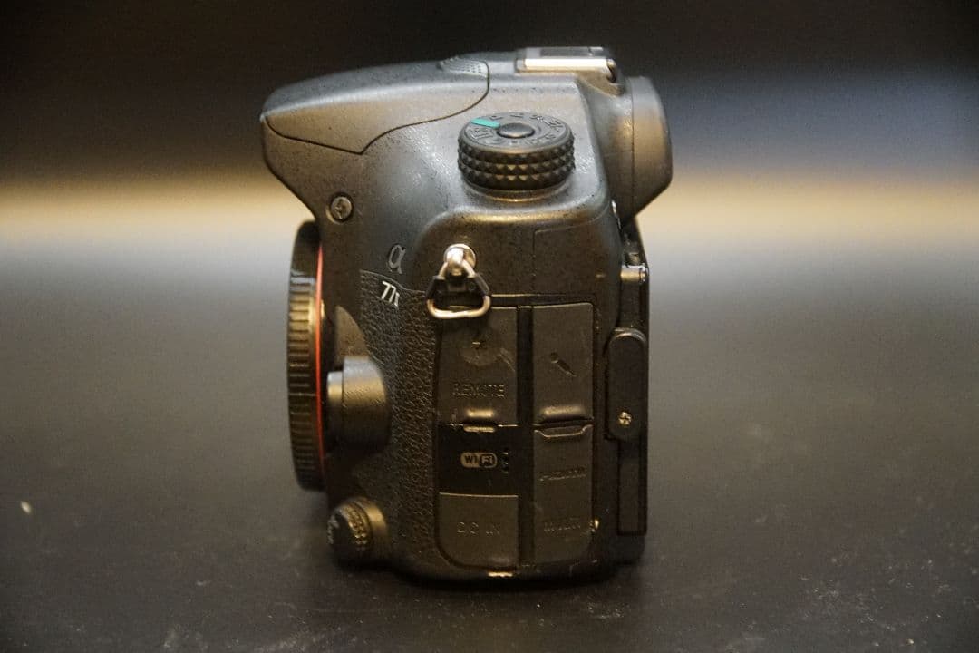 【中古】SONY α77 II デジタル一眼レフカメラ 本体+バッテリー