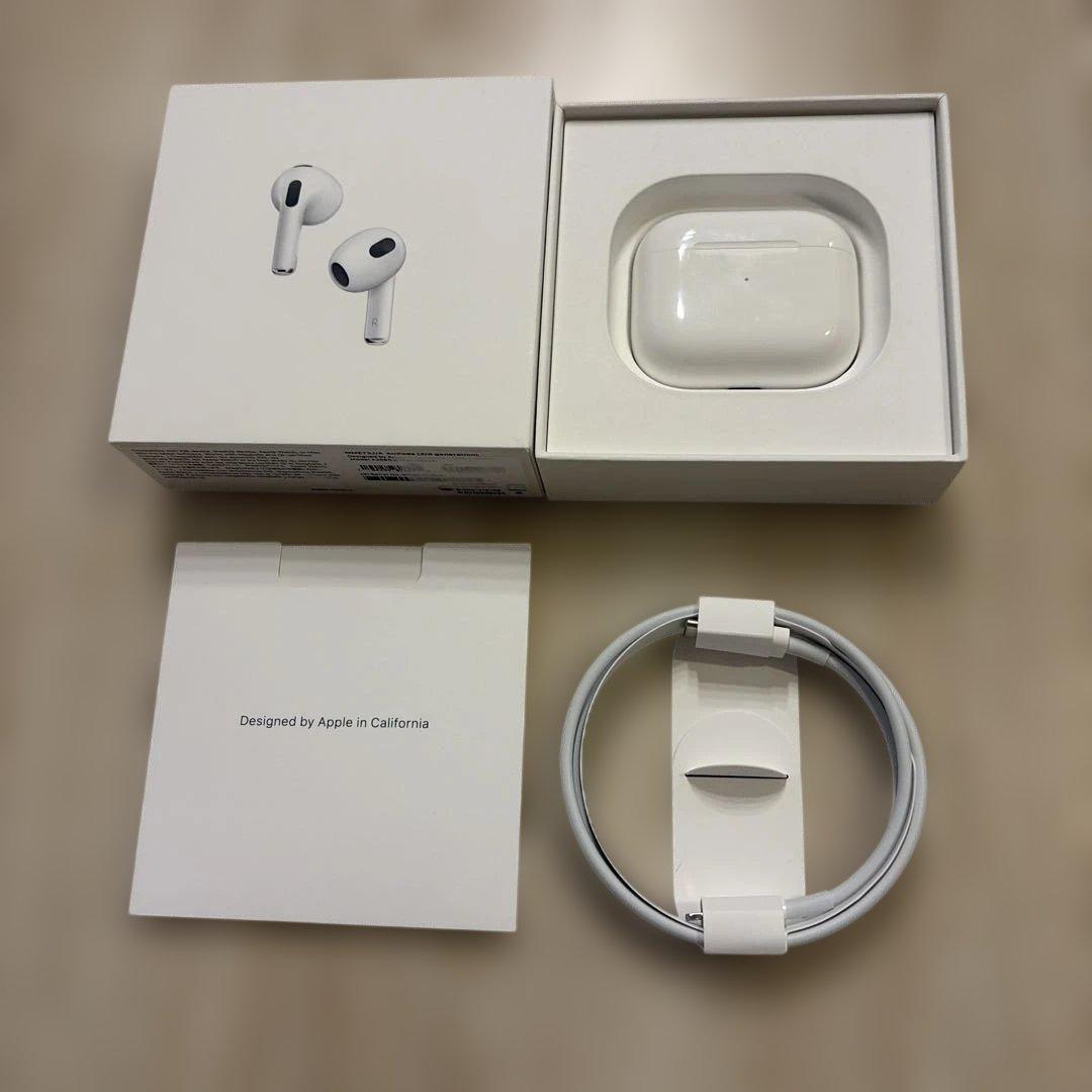 Apple AirPods 第3世代 Lightning 充電 ケース付き 純正