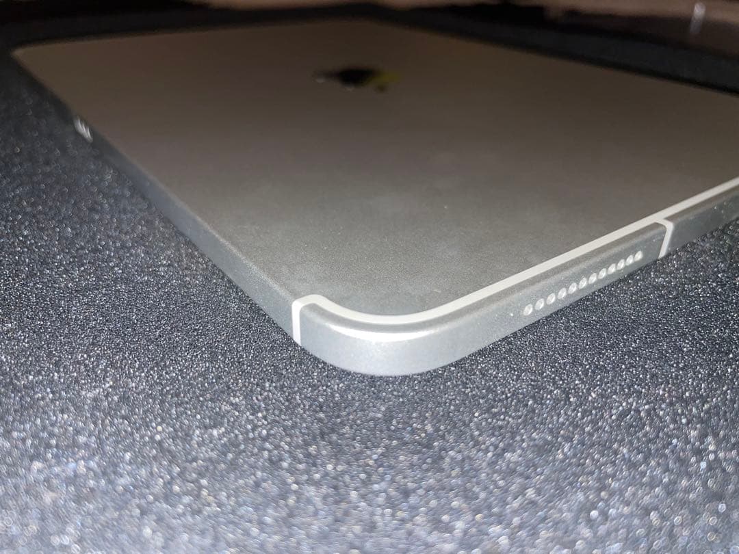 【美品】iPad 第10世代 Wi-Fi＋Cellularモデル 64gb