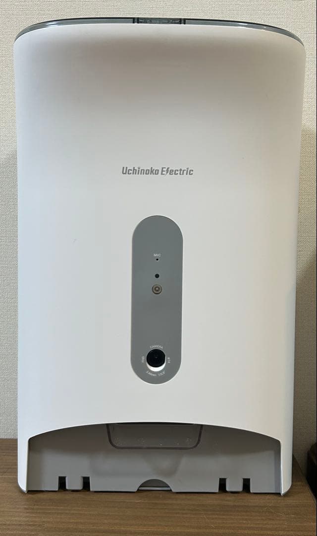 うちのこエレクトリック カリカリマシーンV2C 自動給餌器 スマホ連動　カメラ付