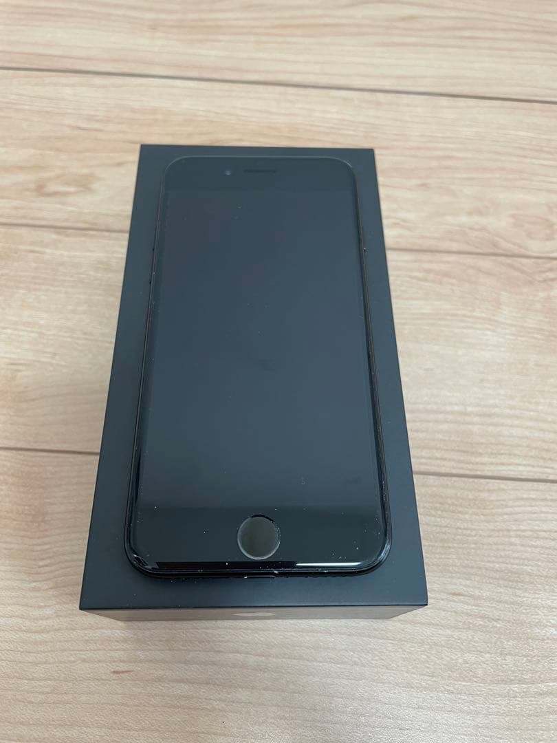 【美品】Apple iPhone 7 ブラック 256GB 本体 SIMフリー