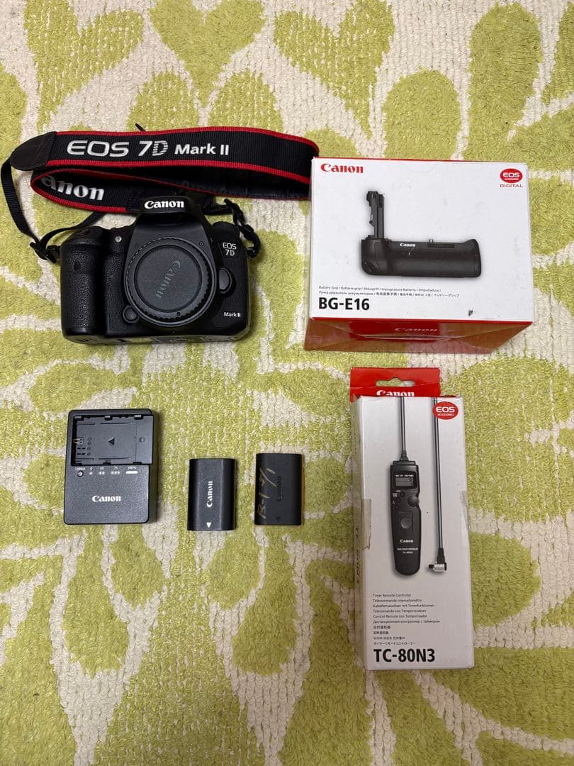 Canon EOS 7D Mark II バッテリーグリップ　リモコン