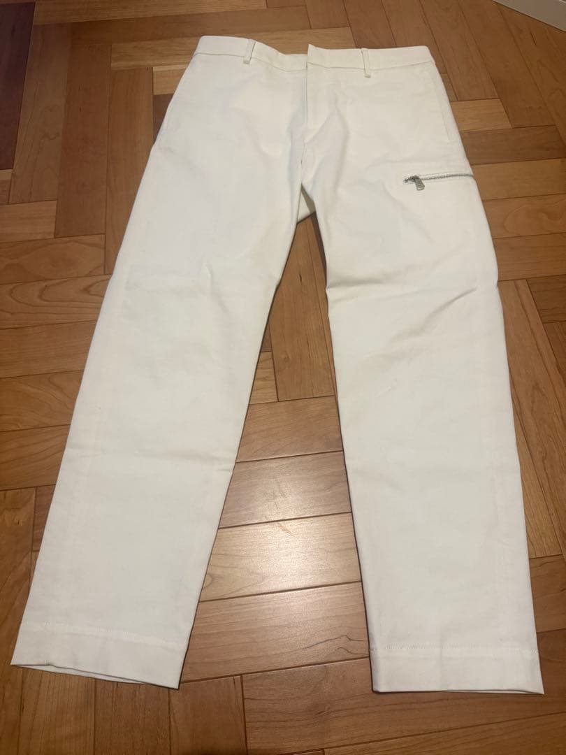 MONCLER ホワイト スラックス