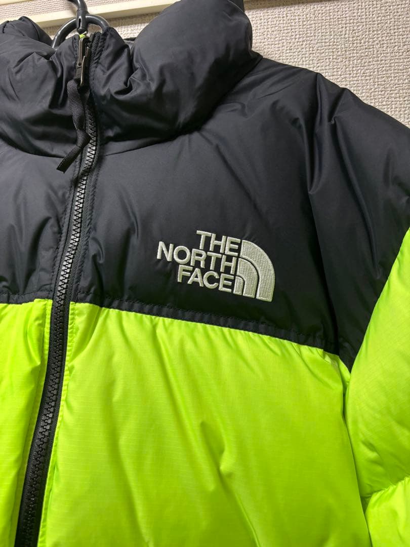 THE NORTH FACE ダウンジャケット黒/ライムグリーン　ヌプシ　700