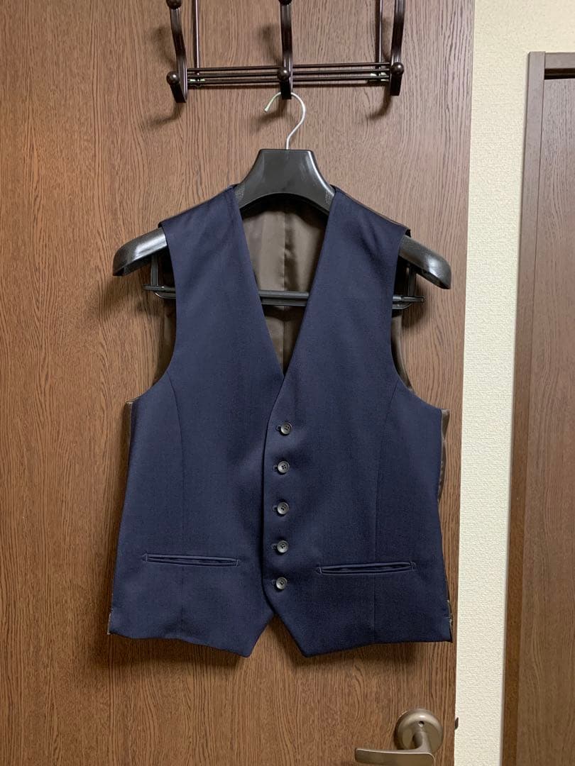 A4新品未使用！品格の1着！年間定番！素敵なネイビー3ピーススーツ！極小訳のみ