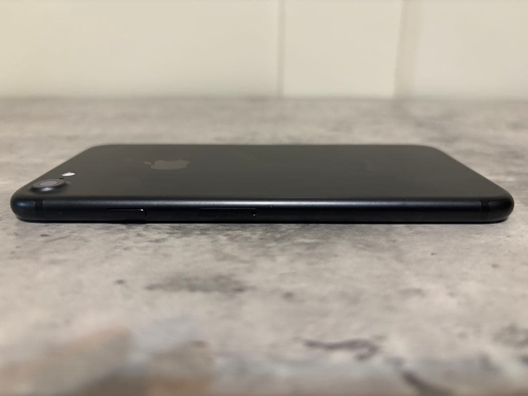 Apple iPhone 7 ブラック