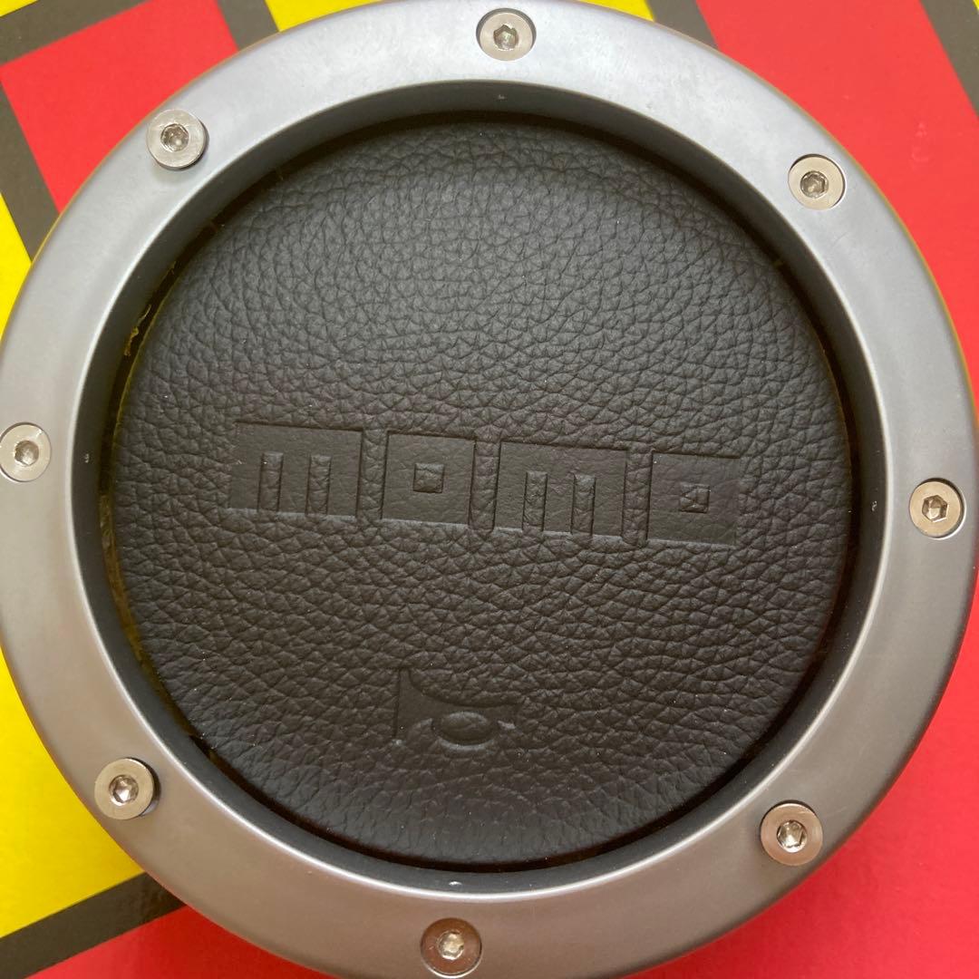 MOMO ステアリング 黒 3本スポーク