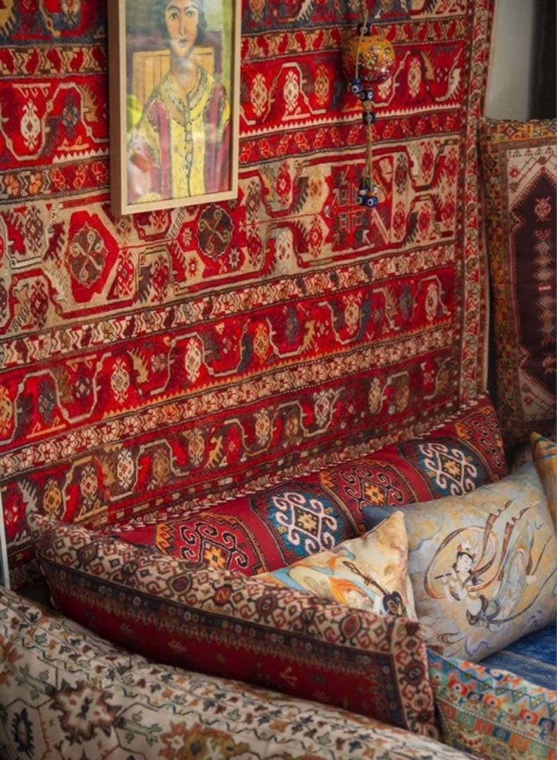 【ねこのいわし】ヴィンテージ赤ラグ 160×230