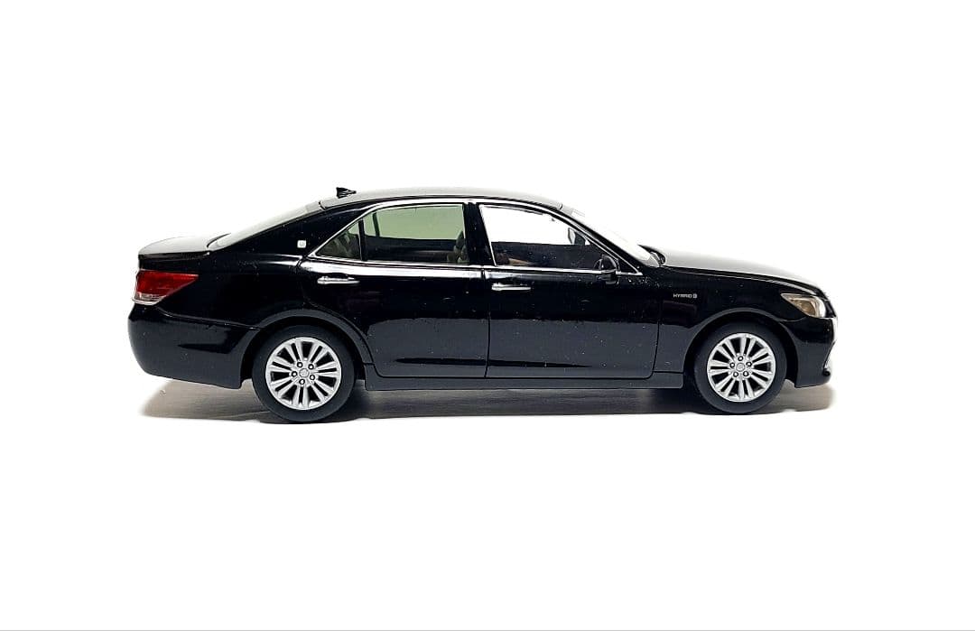 トヨタ 210系クラウンロイサルサルーンG カラーサンプル