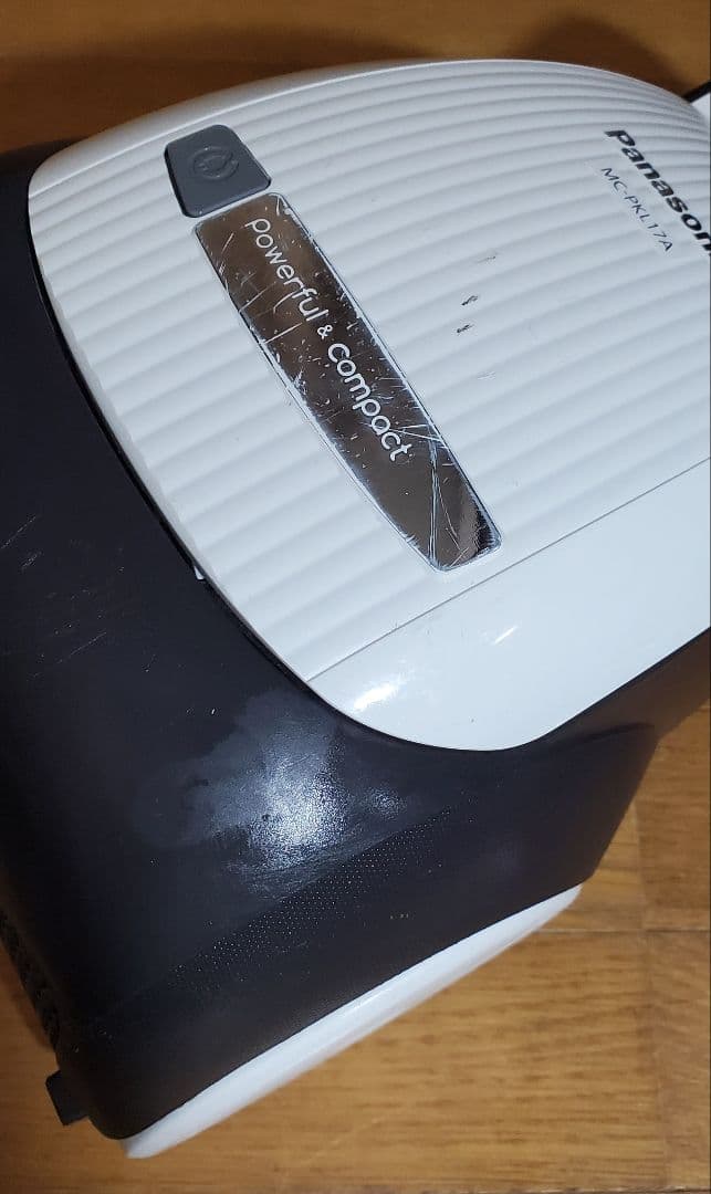 軽量・強力！　Panasonic　紙パック式掃除機　紙パック付　ホワイト　家電