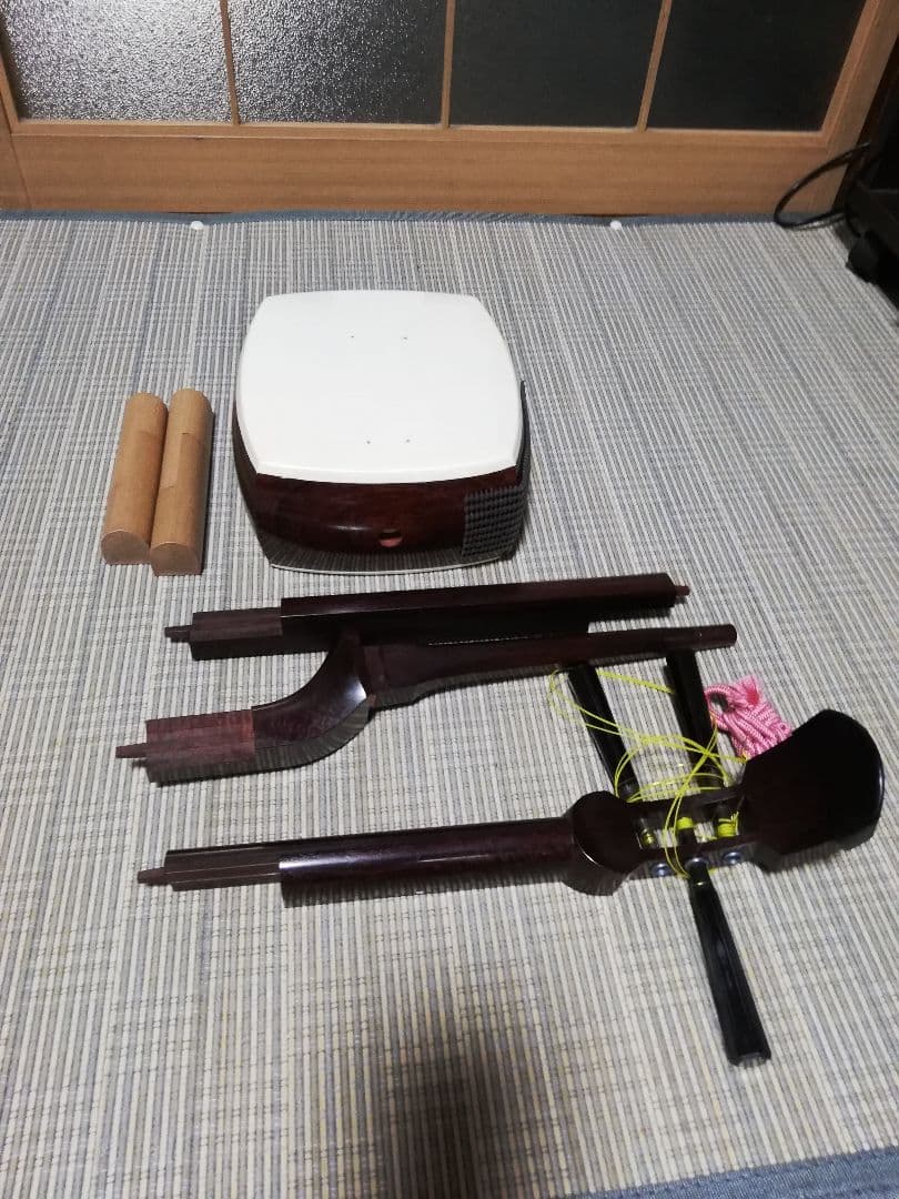 三味線本体 白黒 約90㌢短棹サイズ 付属品あり