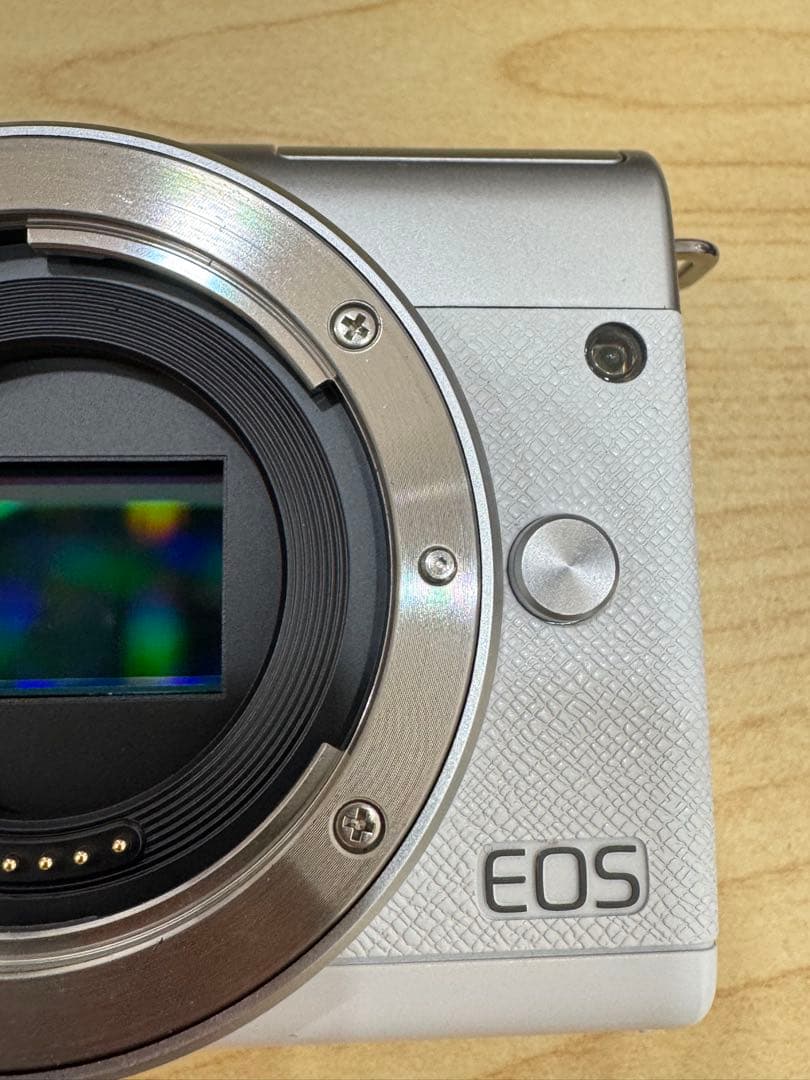 Canon EOS M200 ミラーレスカメラ 15-45mm レンズセット