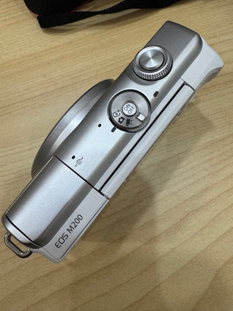 Canon EOS M200 ミラーレスカメラ 15-45mm レンズセット