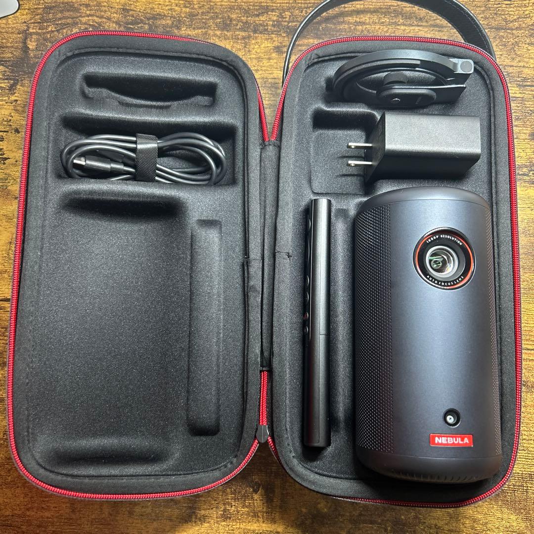 NEBULA Capsule 3 ポケットシネマ トラベルケース、スタンド付き