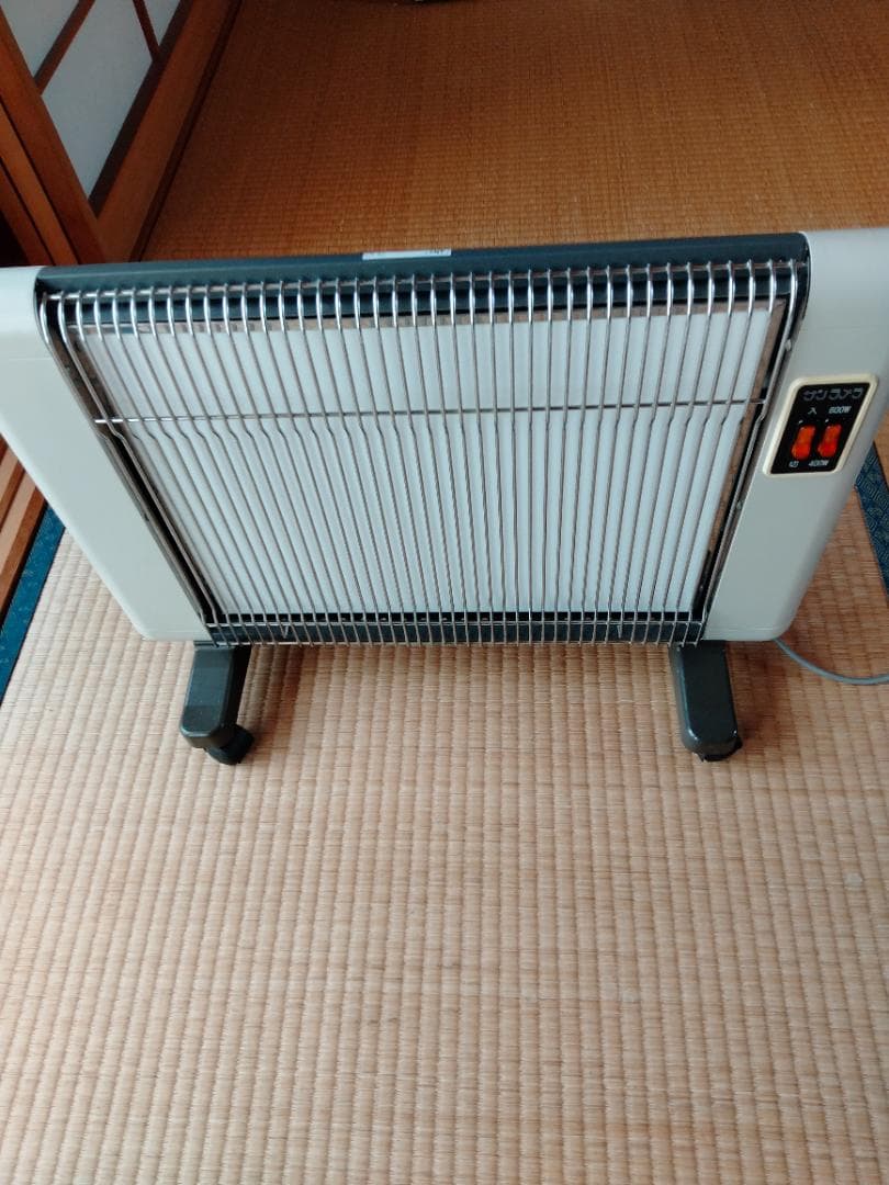 ✨さらに値下げ✨サンラメラ600型 遠赤外線セラミックヒーター 400／600W