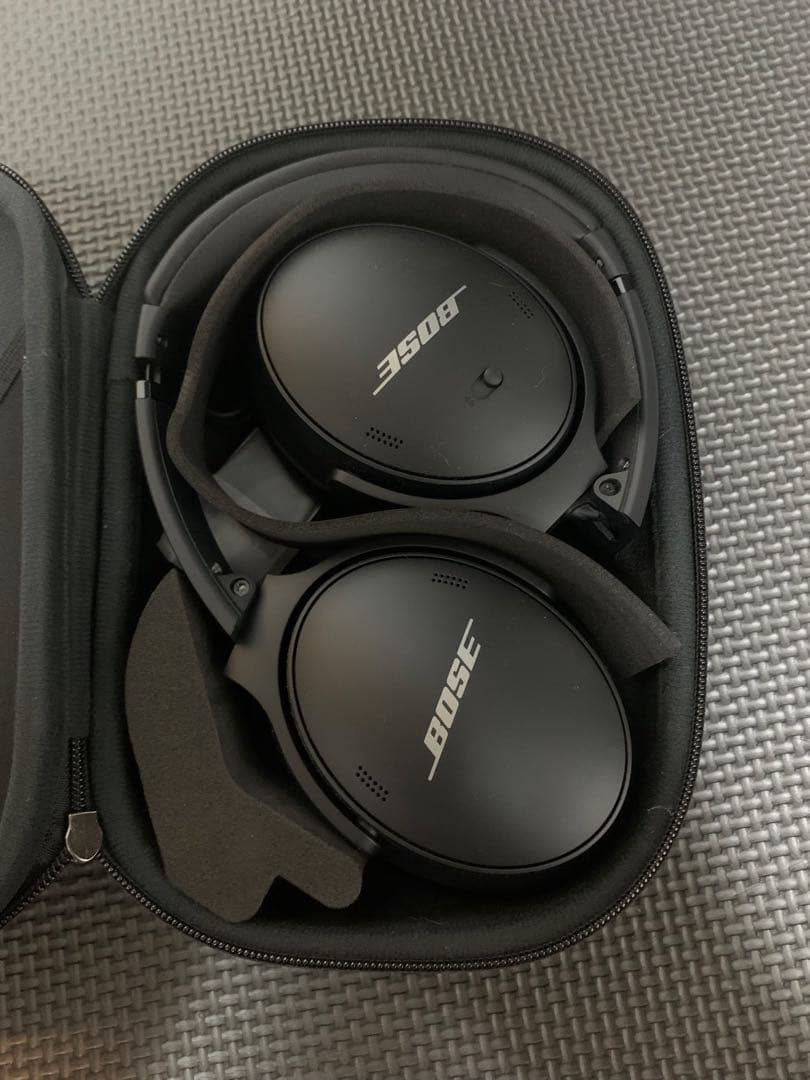 Bose ワイヤレスヘッドホン ケース付き QC45