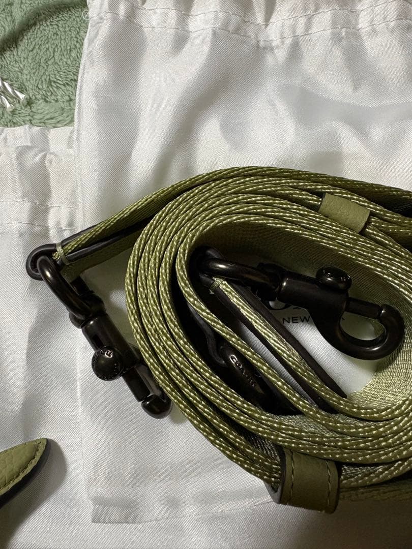 COACH チャーター スリム クロスボディ ショルダーバッグ モスグリーン新品