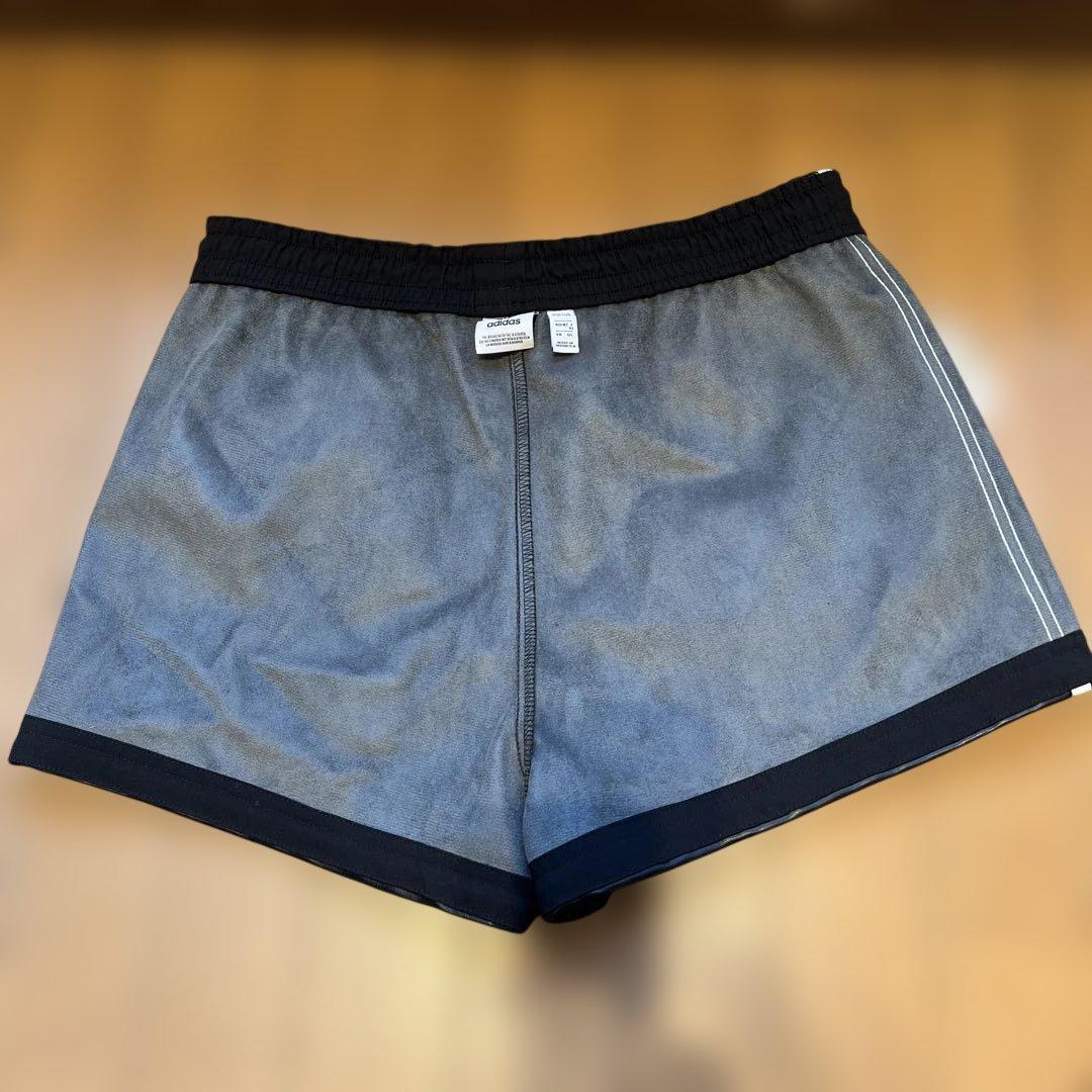 adidas プレザーショーツ　合皮　パンツ　新品　未使用