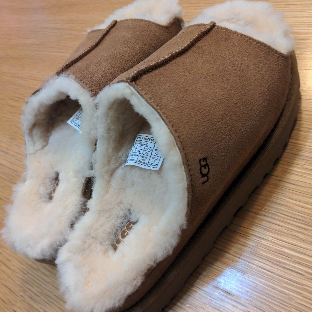(極美品)UGG アグ ファーサンダル スリッポン もこもこ 24㎝