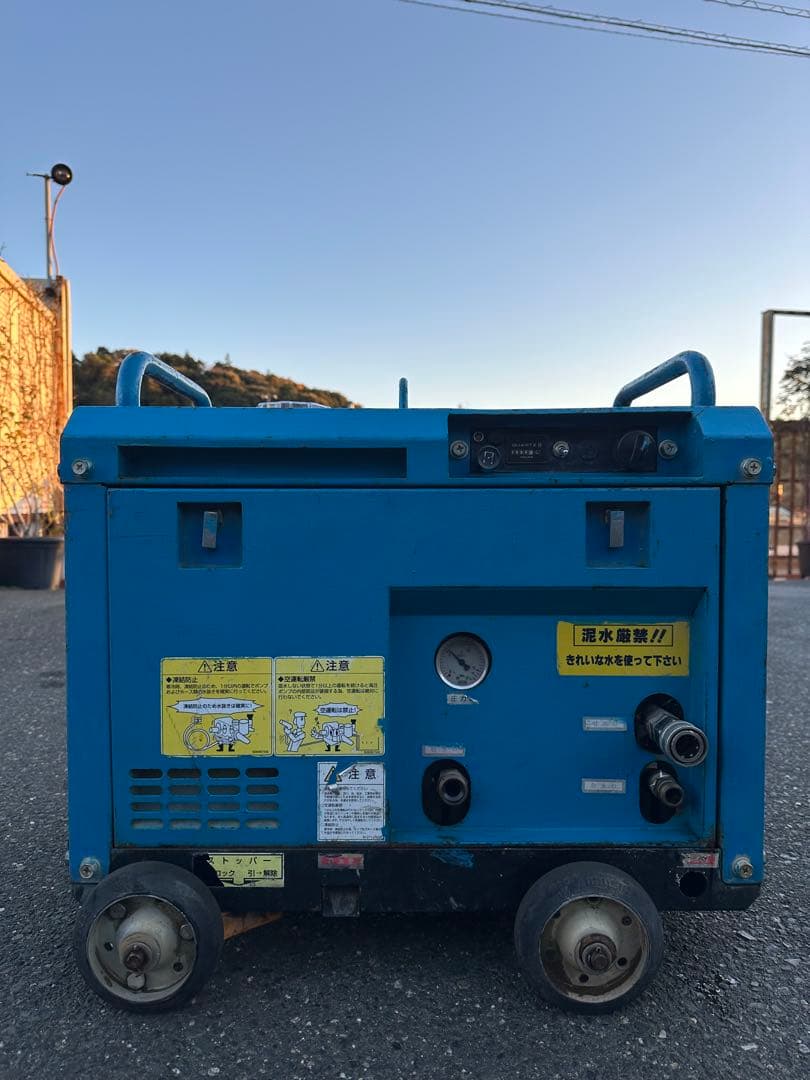 1. 鶴見製作所 エンジン式高圧洗浄機 HPJ-5ESM