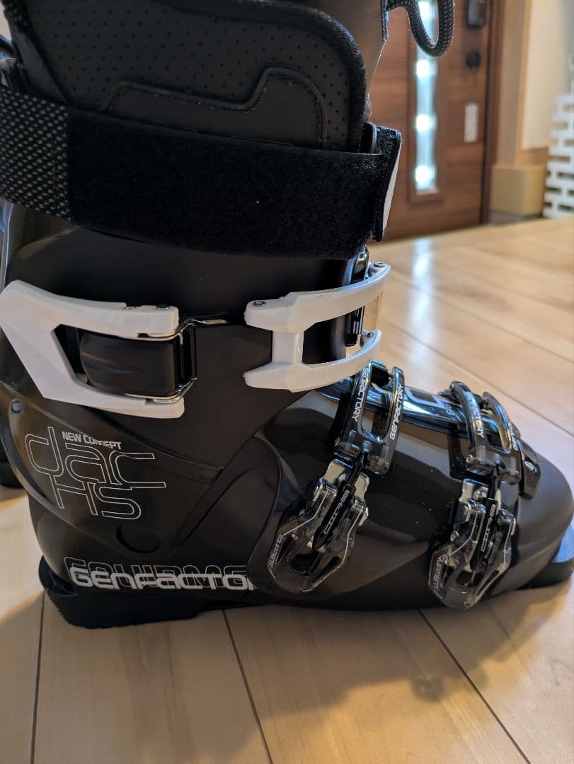 あ*め様 GENFACTORY DACHS　厳 スキーブーツ 使用3回　美品　収