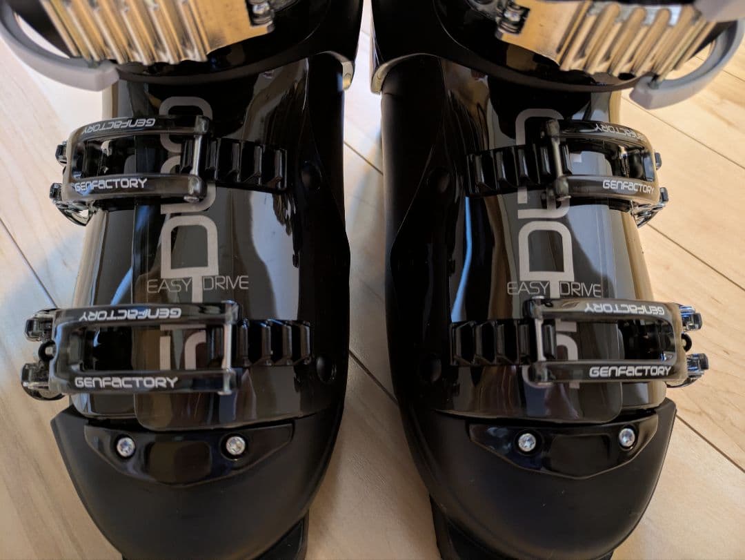 あ*め様 GENFACTORY DACHS　厳 スキーブーツ 使用3回　美品　収