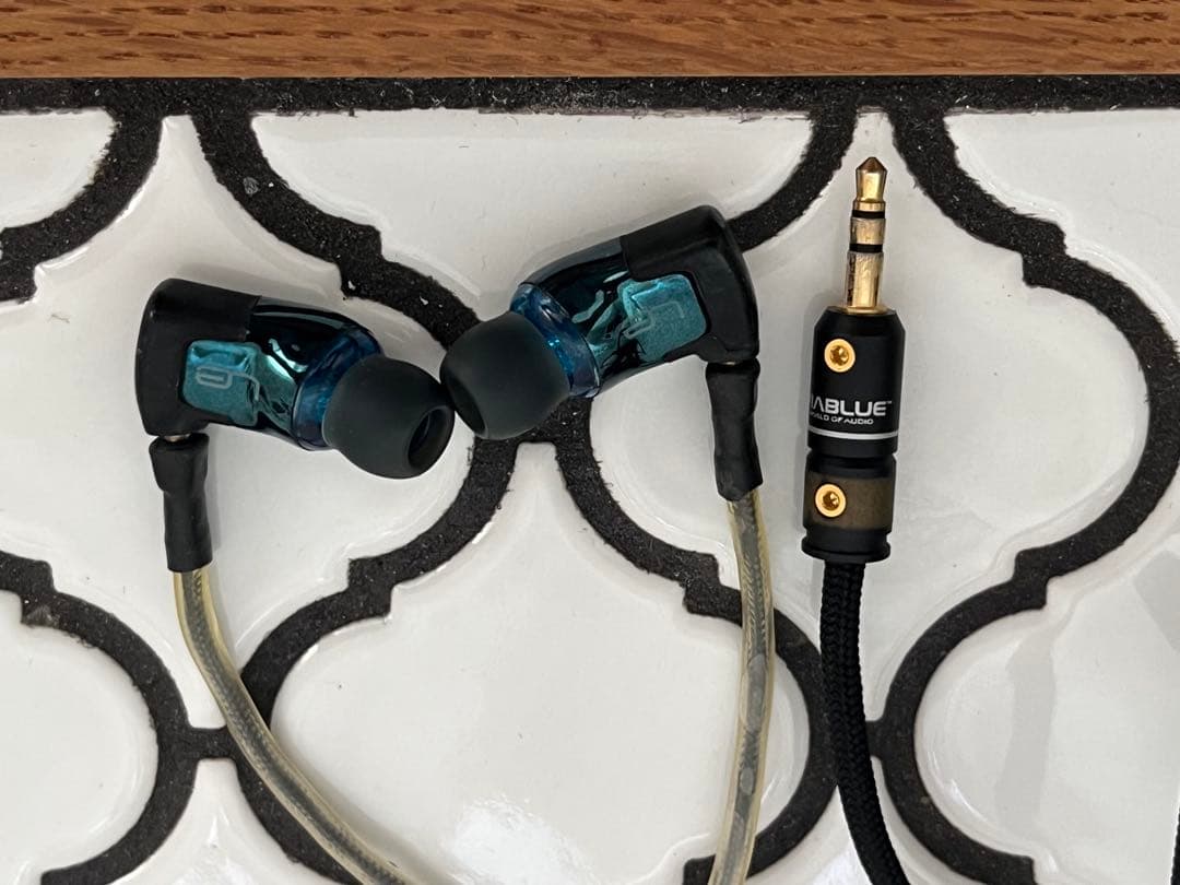 イヤホン Ultimate Ears Triple.fi 10 Pro