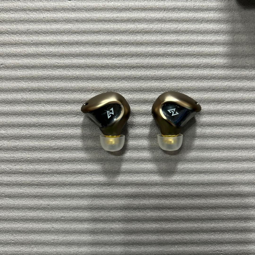 AVIOT アビオット TE-J1 イヤホン カーキ　カナル型　美品